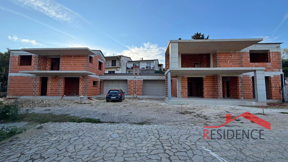 Premantura, 2 samostojni hiši v Roh Bau fazi, pogled na morje