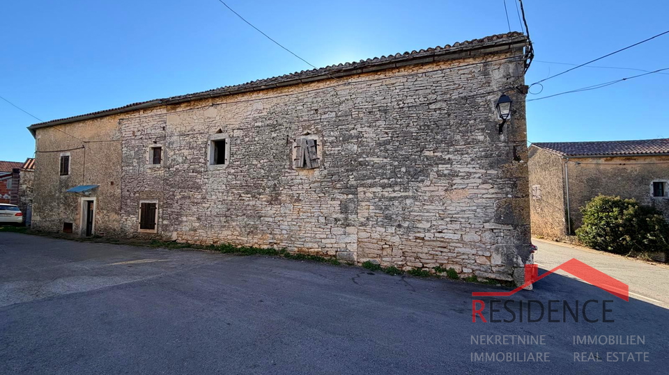 Filipana, Stara istrska hiša, vrt, garaža, konoba