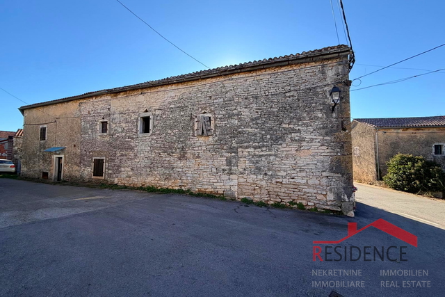 Filipana, Stara istrska hiša, vrt, garaža, konoba