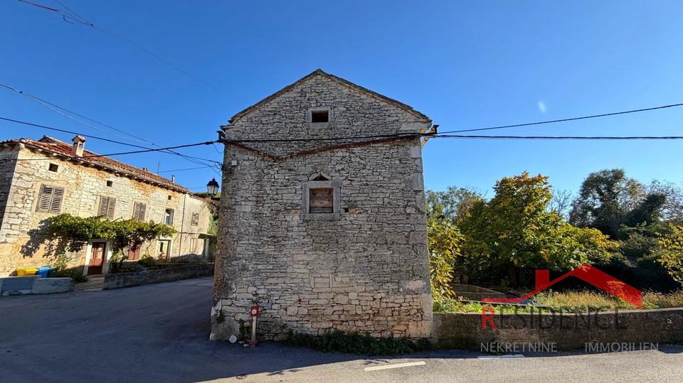 Filipana, Stara istrska hiša, vrt, garaža, konoba