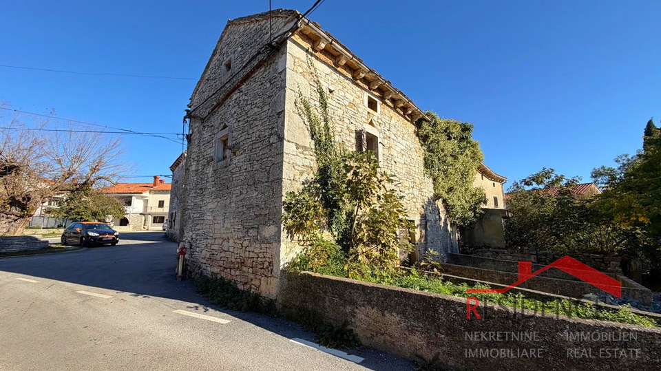 Filipana, Stara istrska hiša, vrt, garaža, konoba