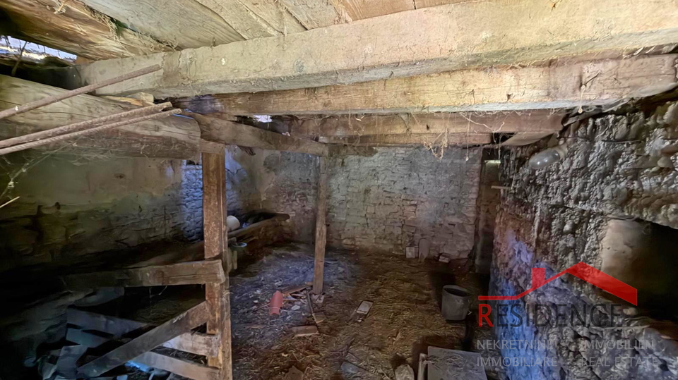 Filipana, Stara istrska hiša, vrt, garaža, konoba