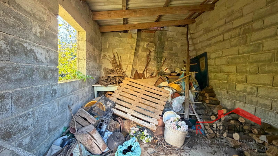 Filipana, Stara istrska hiša, vrt, garaža, konoba