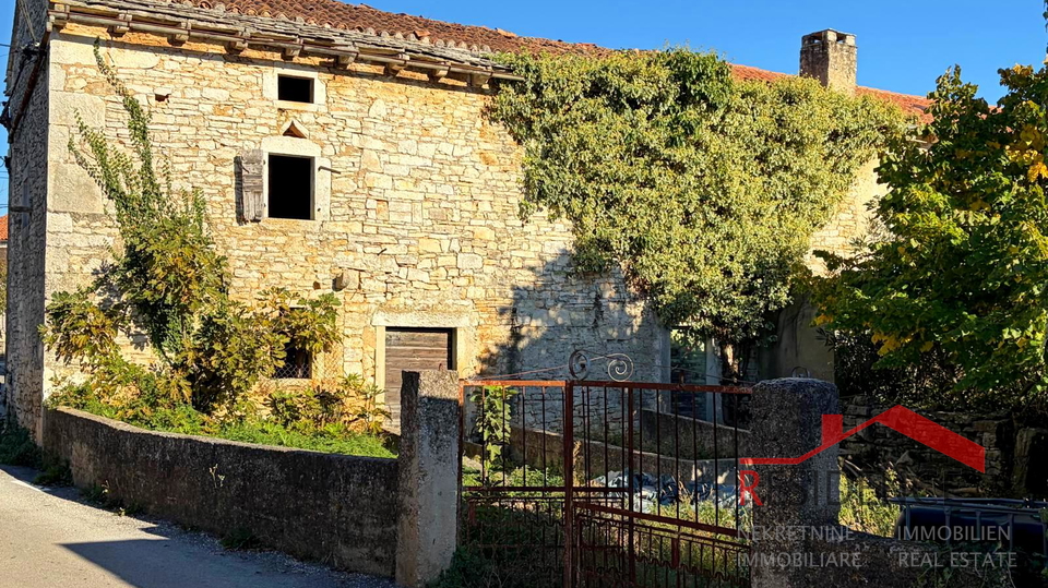 Filipana, Stara istrska hiša, vrt, garaža, konoba