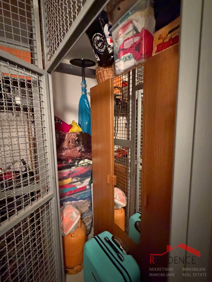 Pula, Gregovica, Wohnung im 2. Stock, 2 Schlafzimmer