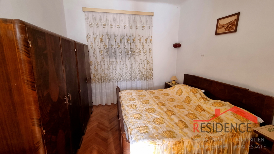 Pola, Kaštanjer, casa, vicino alla scuola e al centro
