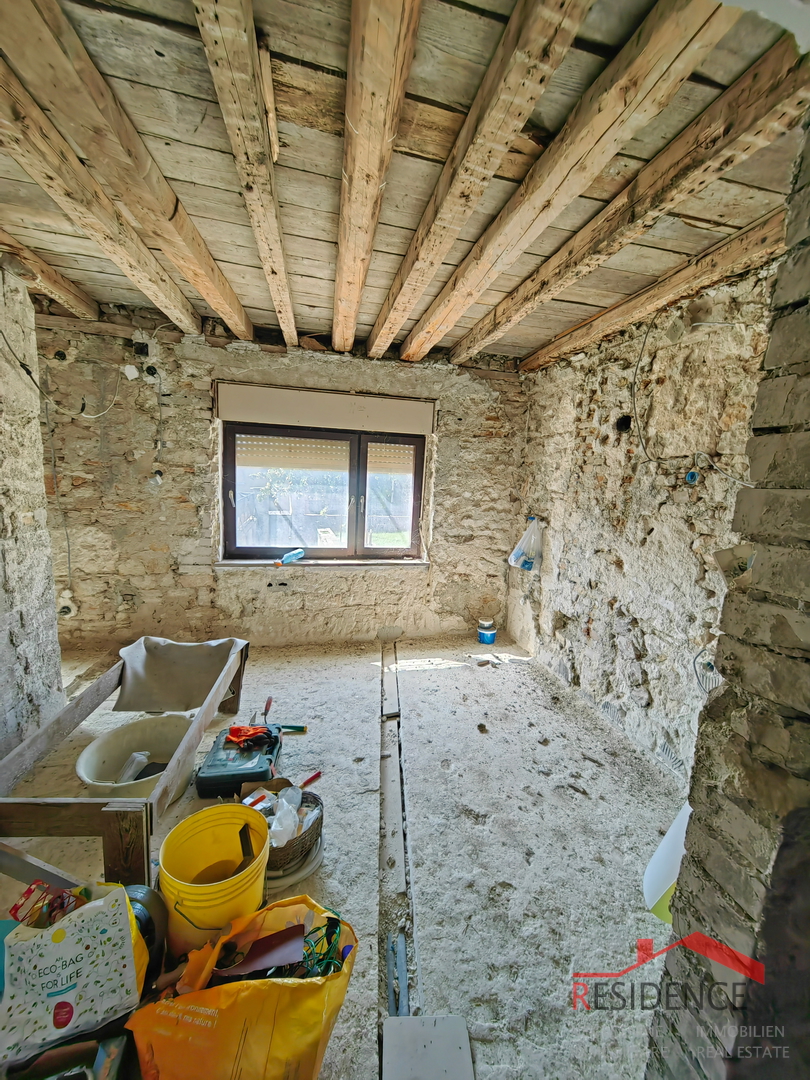 Pula, kuća u centru sa dva stana