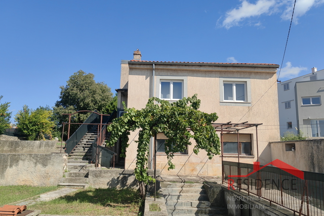 House, 177 m2, For Sale, Pula - Centar