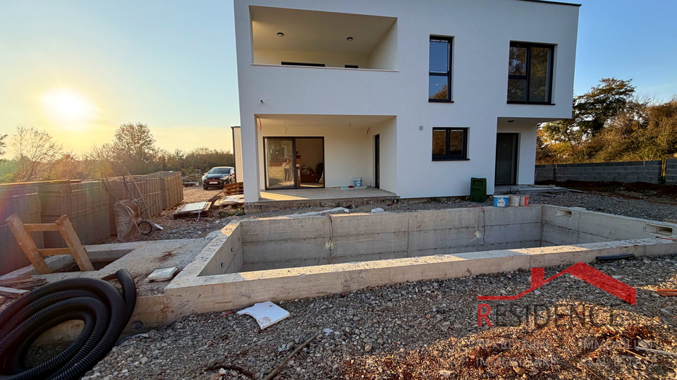 Pula, Loborika-okolica, dvojna hiša z bazenom