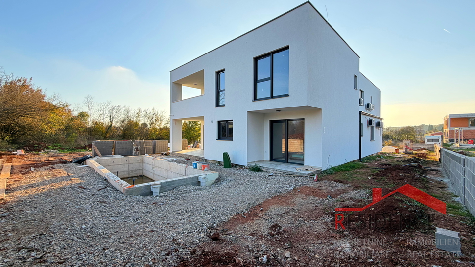 Pula, Loborika-okolica, dvojna hiša z bazenom