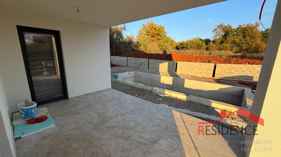 Pula, Loborika-okolica, dvojna hiša z bazenom