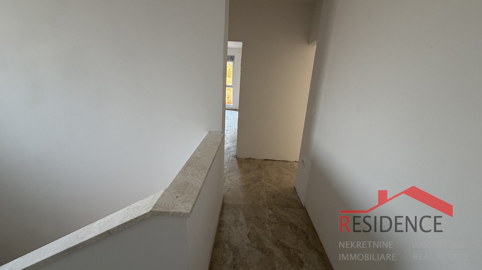 Pula, Loborika-okolica, dvojna hiša z bazenom