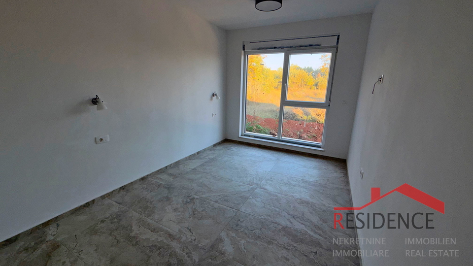 Pula, Loborika-okolica, dvojna hiša z bazenom