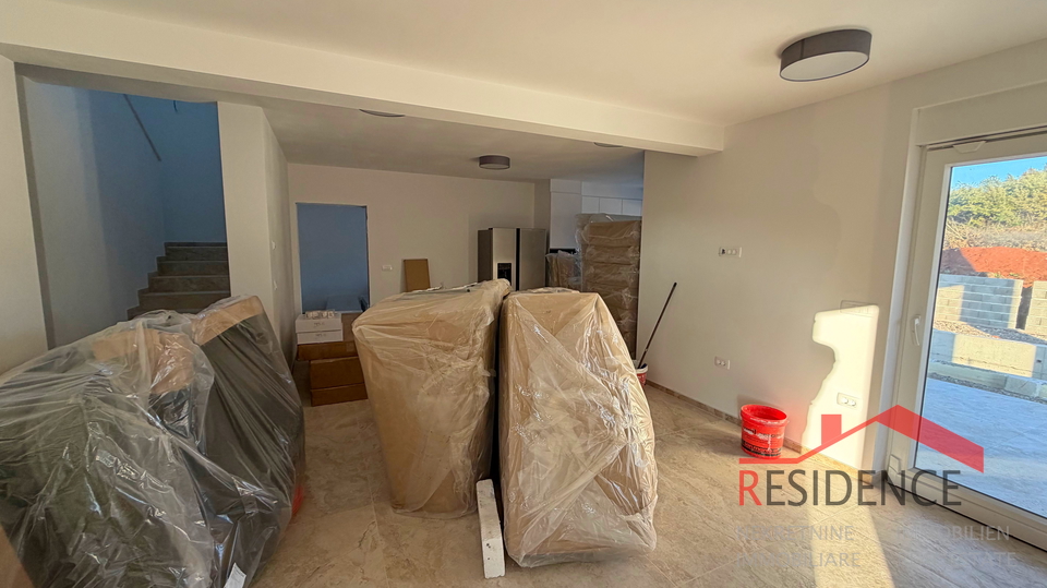 Pula, Loborika-okolica, dvojna hiša z bazenom