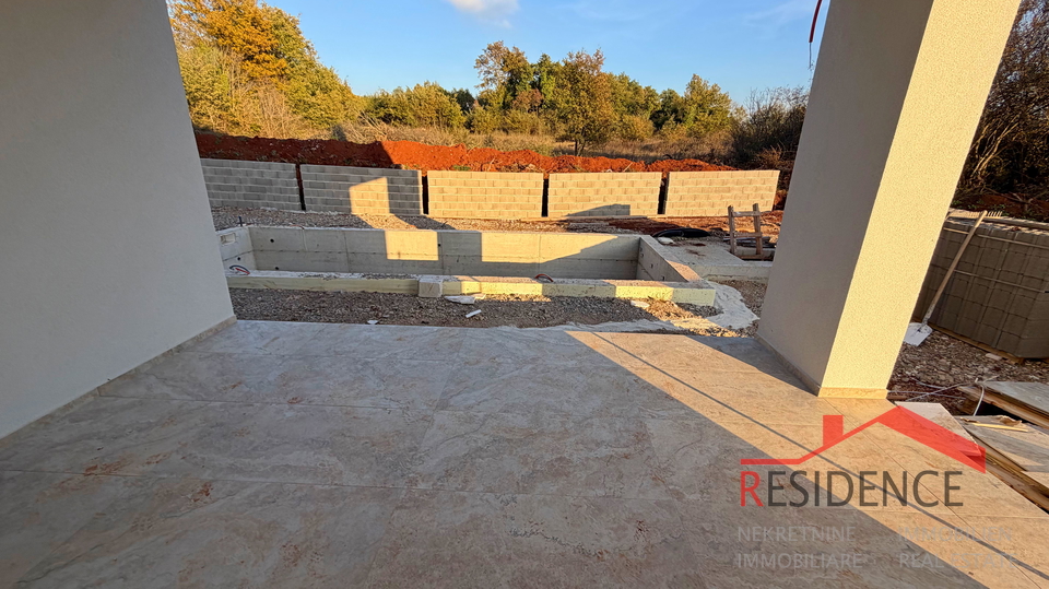 Pula, Loborika-okolica, dvojna hiša z bazenom