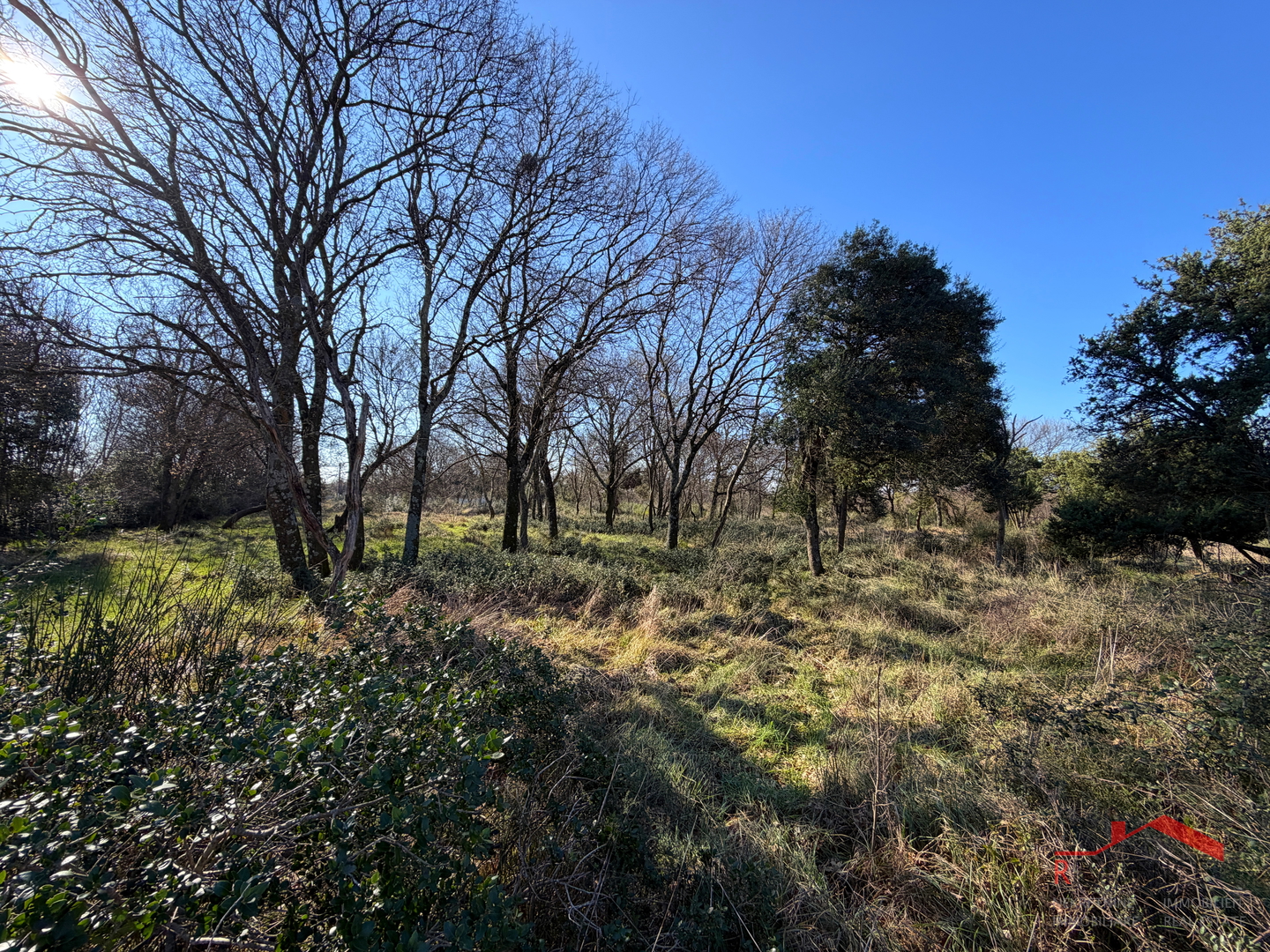 Pula, Monte Turco, Land, Electricity, Water well