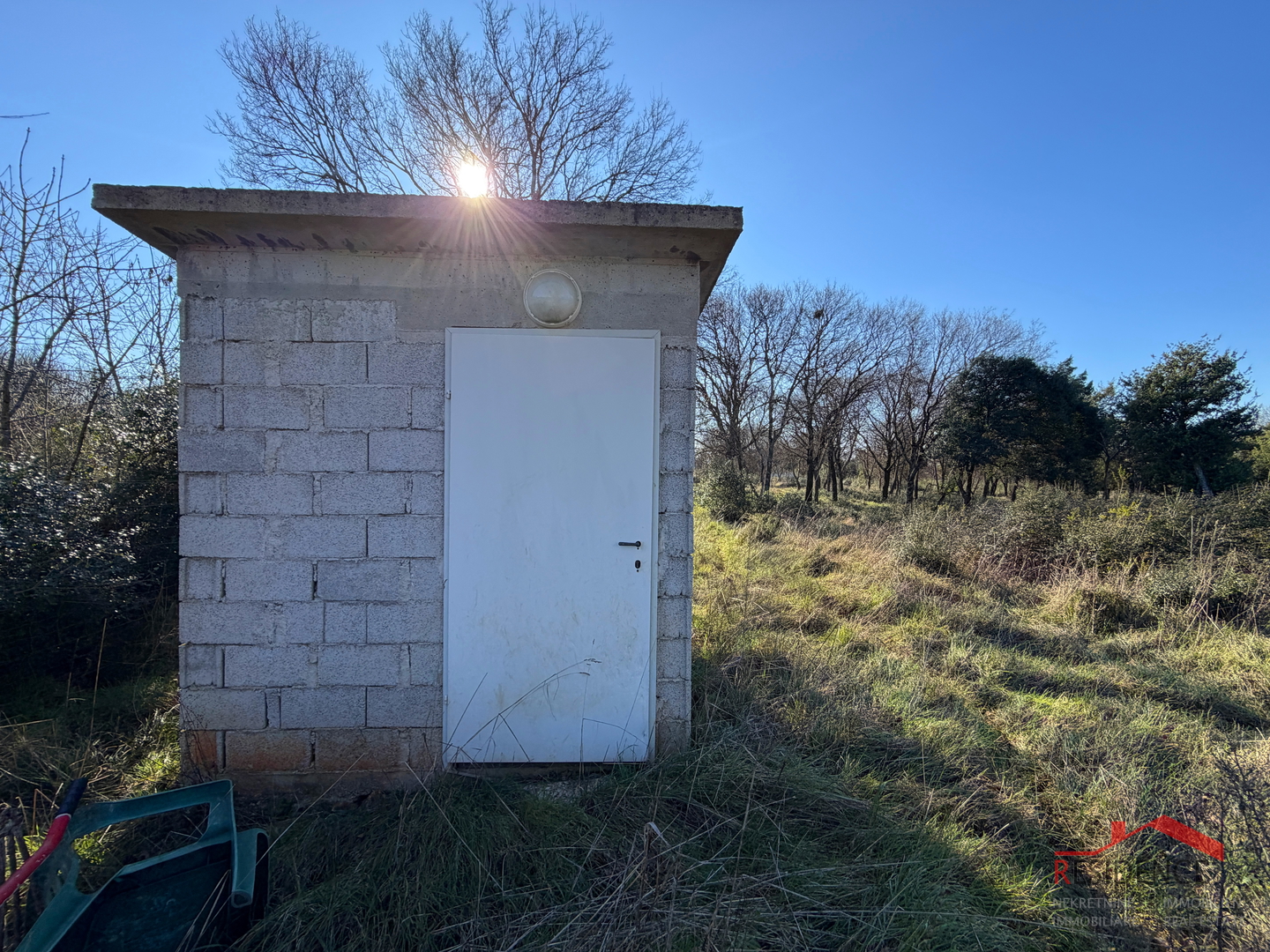 Pula, Monte Turco, Land, Electricity, Water well