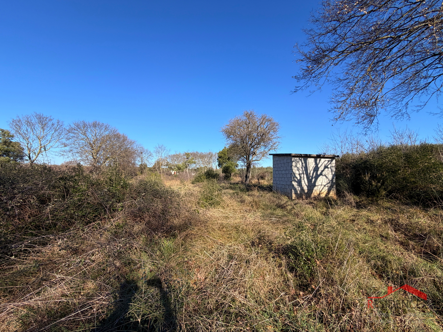 Pula, Monte Turco, Land, Electricity, Water well