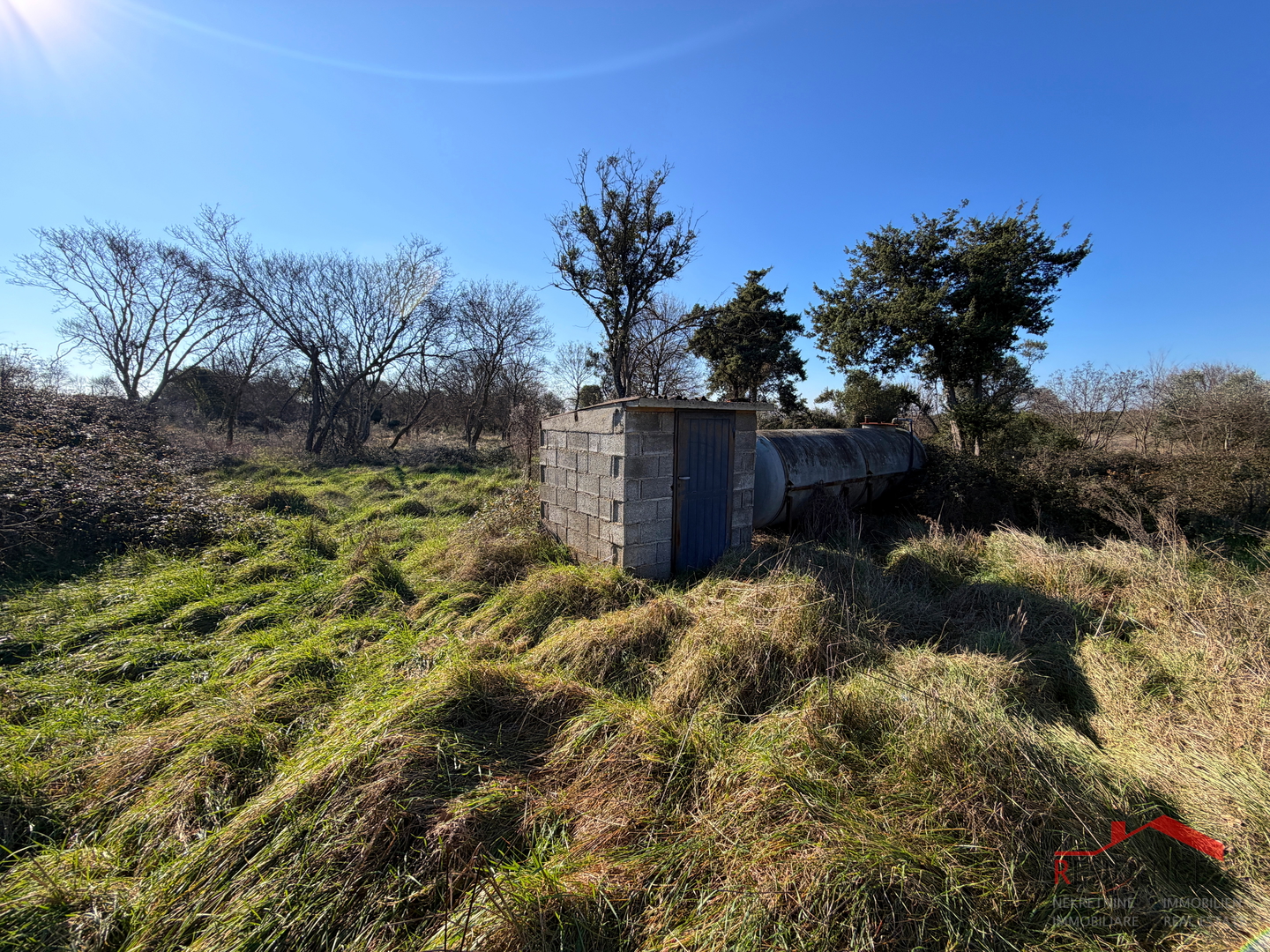 Pula, Monte Turco, Land, Electricity, Water well