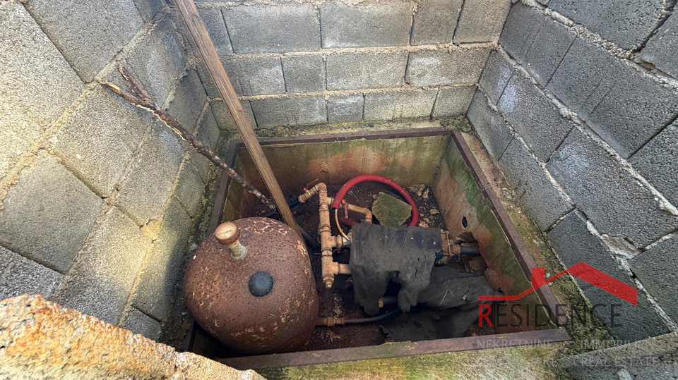 Pula&comma; Monte Turco&comma; zemlji&scaron;te&comma; struja&comma; bu&scaron;otina vode