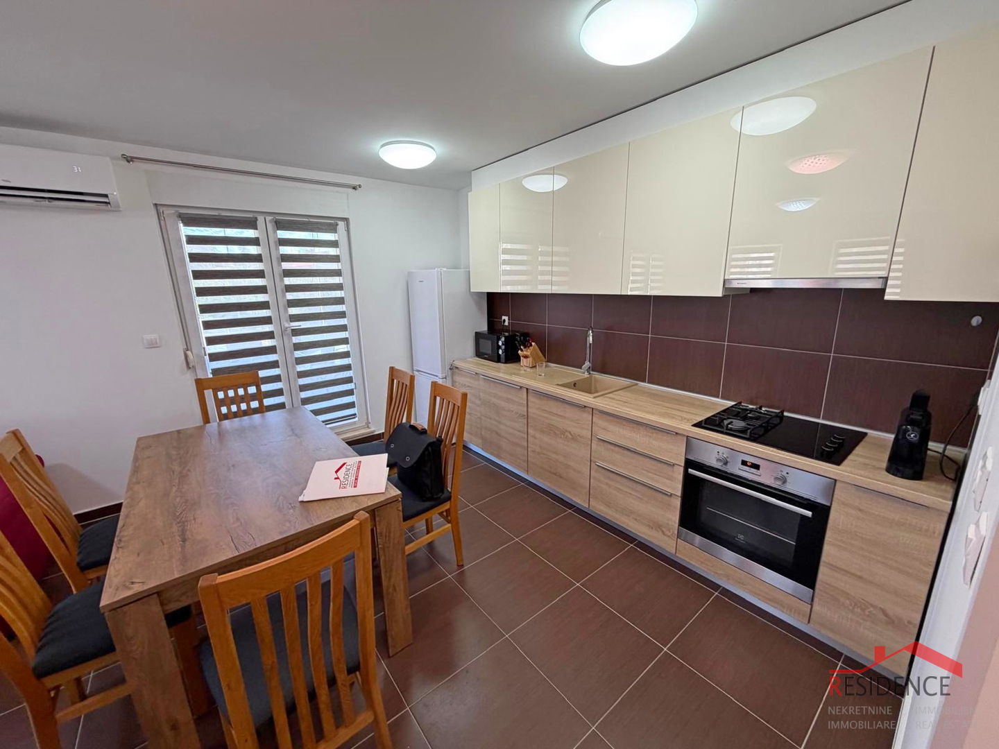 Pula, Nova Veruda, stan sa 2 spavaće sobe , parking