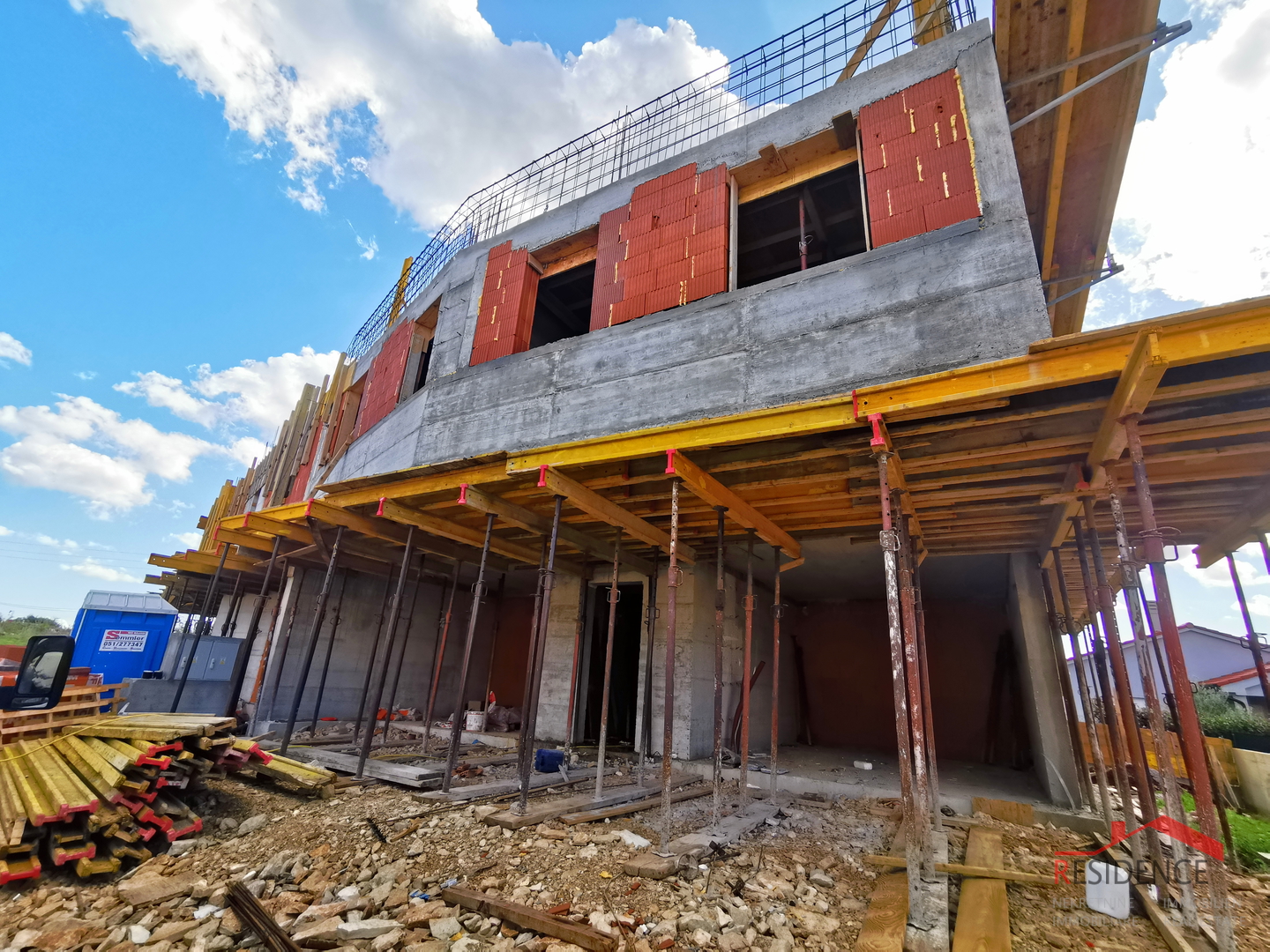 Stan, novogradnja, prizemlje, parkirno mjesto, vrt