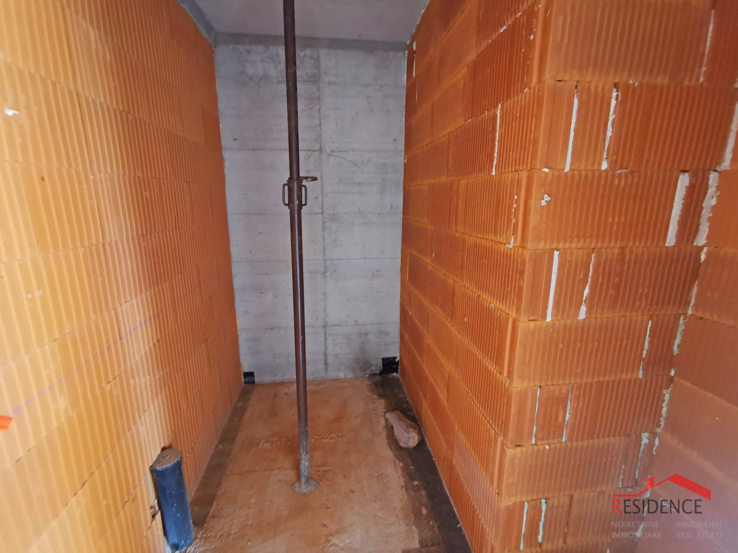 Stan, novogradnja, prizemlje, parkirno mjesto, vrt