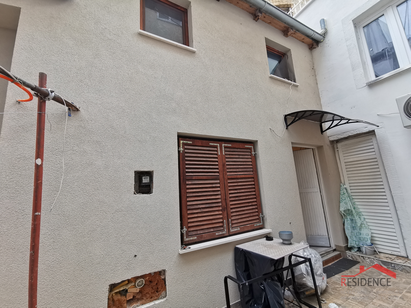 Pula, Zentrum, Wohnung im 4. Stock, für die Renovierung