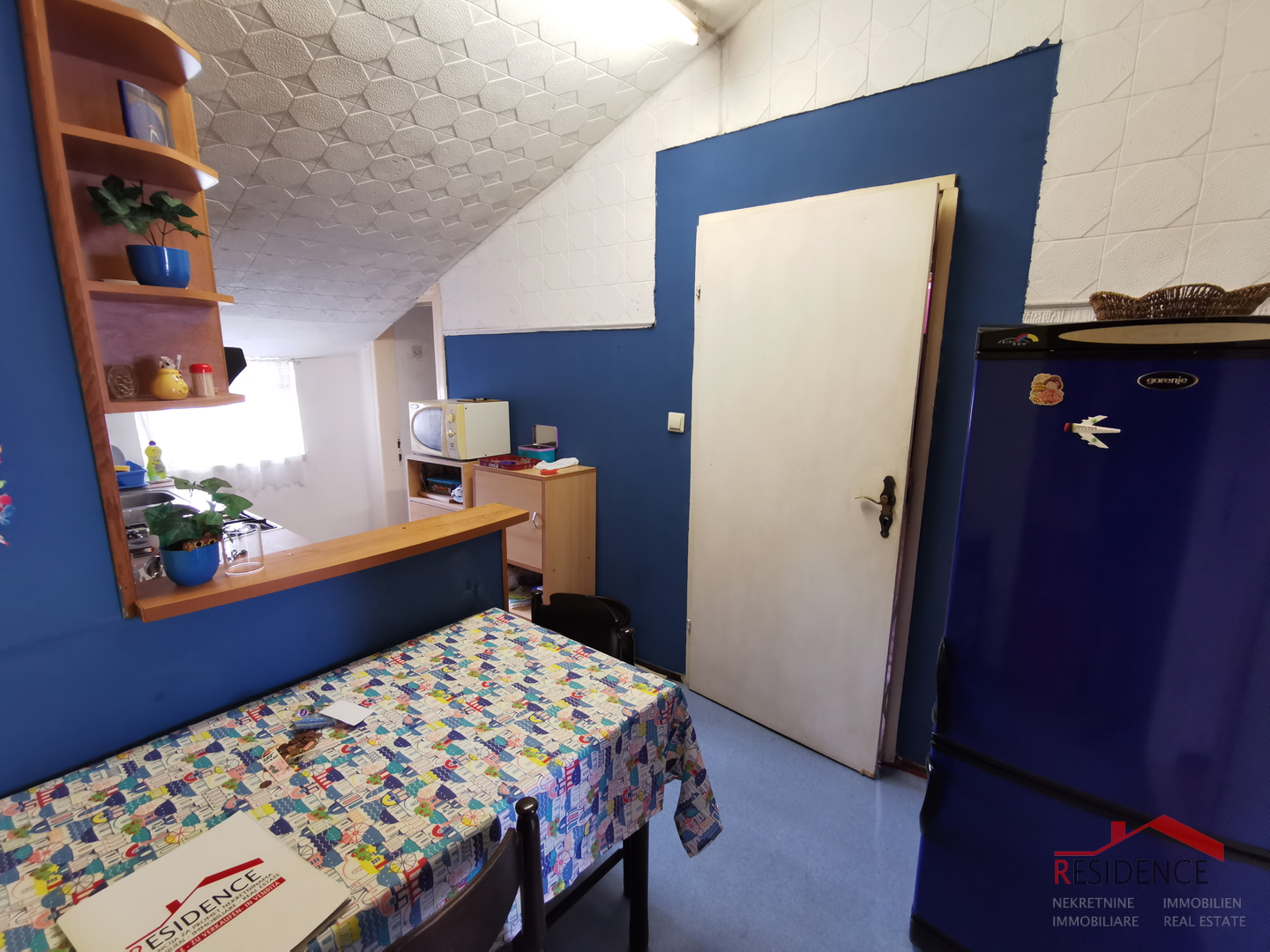 Pula, Zentrum, Wohnung im 4. Stock, für die Renovierung