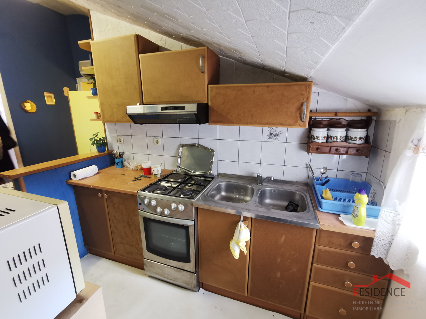 Pula, Zentrum, Wohnung im 4. Stock, für die Renovierung