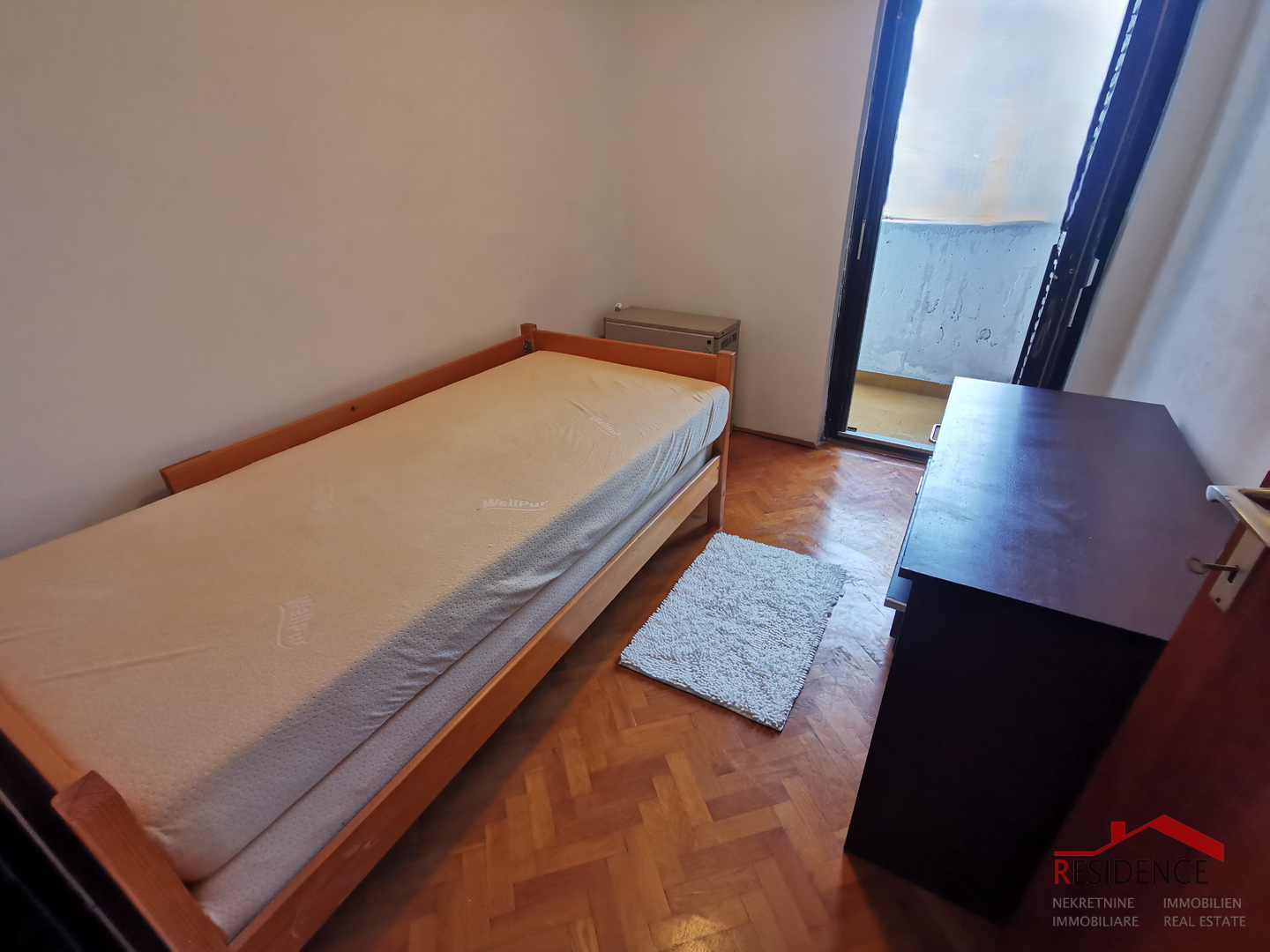 Pula - širi centar,  stan na 4. katu