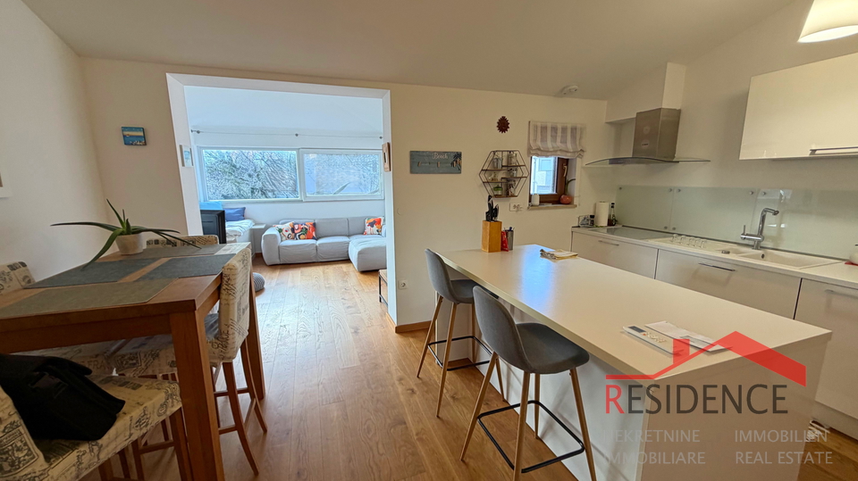 &Scaron;tinjan&comma; 1&period; Stock&comma; 2 Schlafzimmer&comma; 2 Parkpl&auml;tze