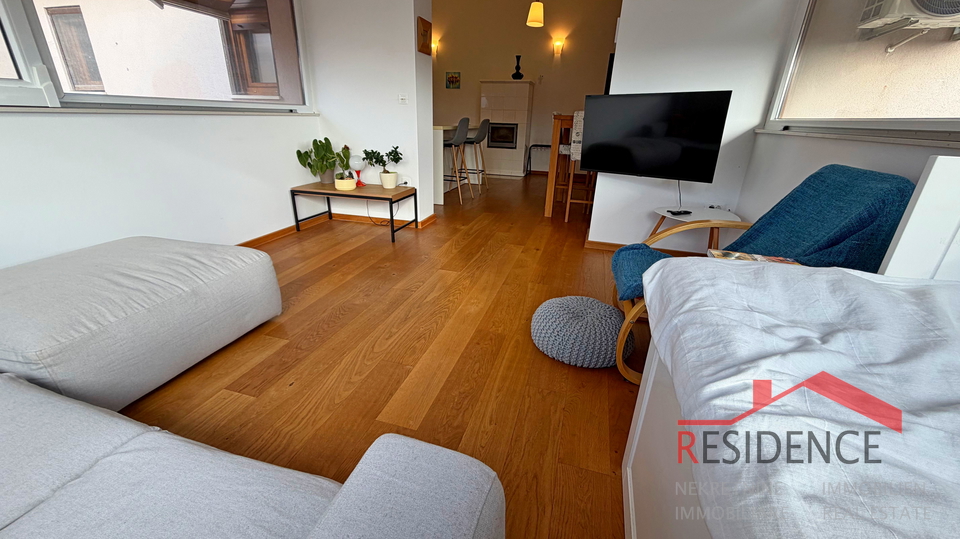 &Scaron;tinjan&comma; 1&period; Stock&comma; 2 Schlafzimmer&comma; 2 Parkpl&auml;tze