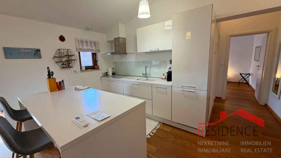 &Scaron;tinjan&comma; 1&period; Stock&comma; 2 Schlafzimmer&comma; 2 Parkpl&auml;tze