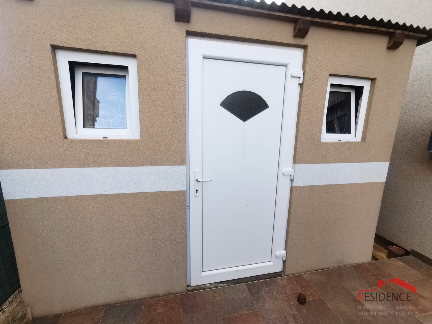 Pula, Valdebek, stan, 2 spavaće sobe, parkirno mjesto, spremište