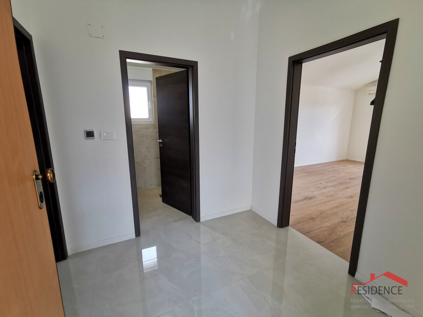 Pula, Valdebek, stan, 2 spavaće sobe, parkirno mjesto, spremište