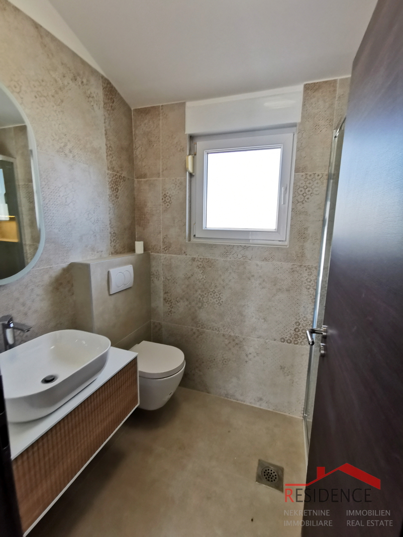 Pula, Valdebek, stan, 2 spavaće sobe, parkirno mjesto, spremište