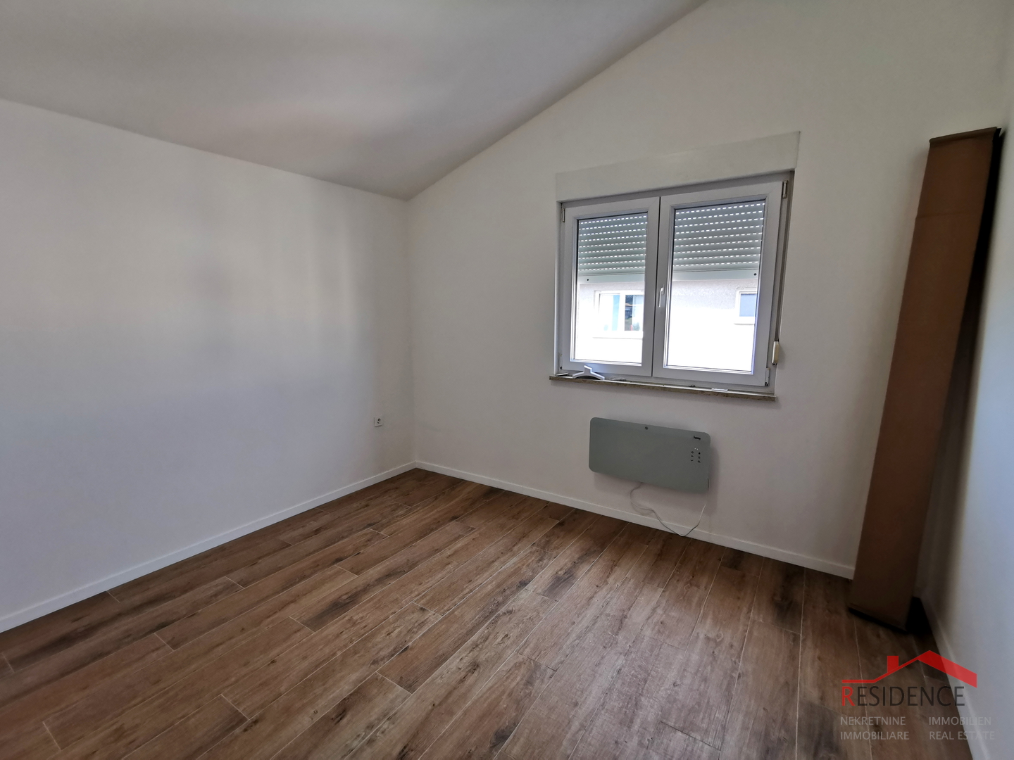 Pula, Valdebek, stan, 2 spavaće sobe, parkirno mjesto, spremište