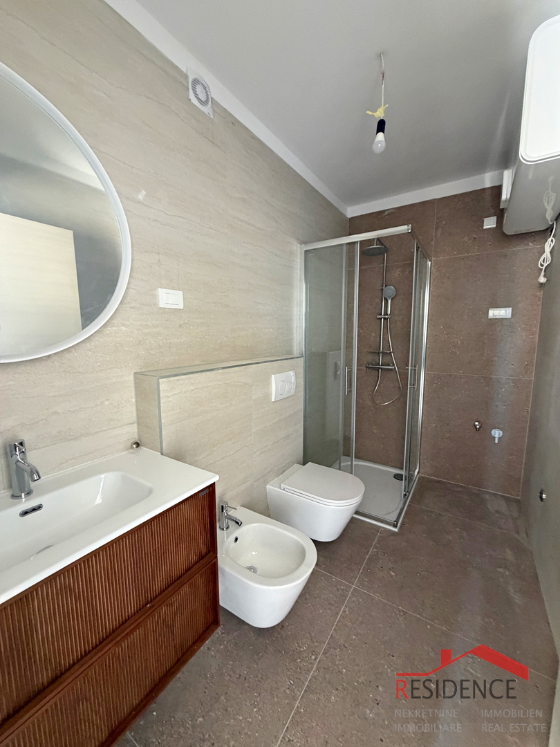 Pula, Valdebek, stan na 2 .katu, garaža