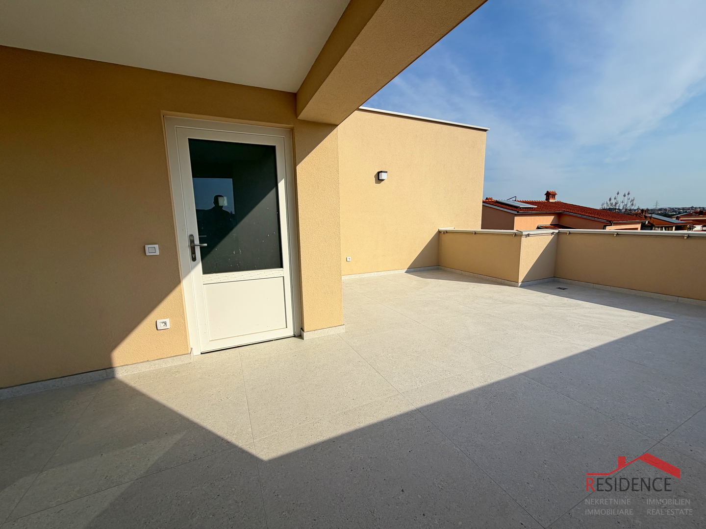 Pula, Valdebek, stan na 2 .katu, garaža