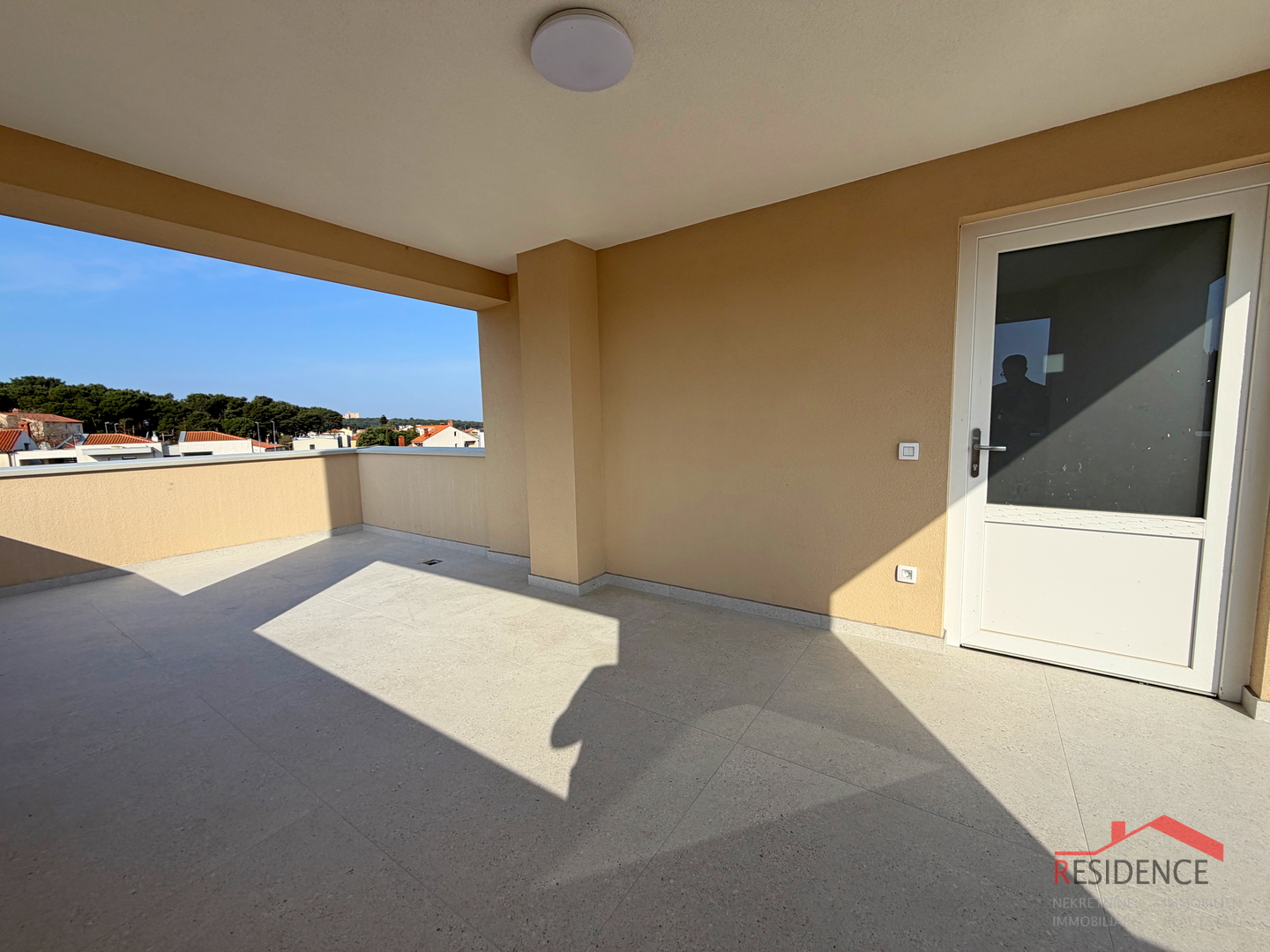 Pula, Valdebek, stan na 2 .katu, garaža