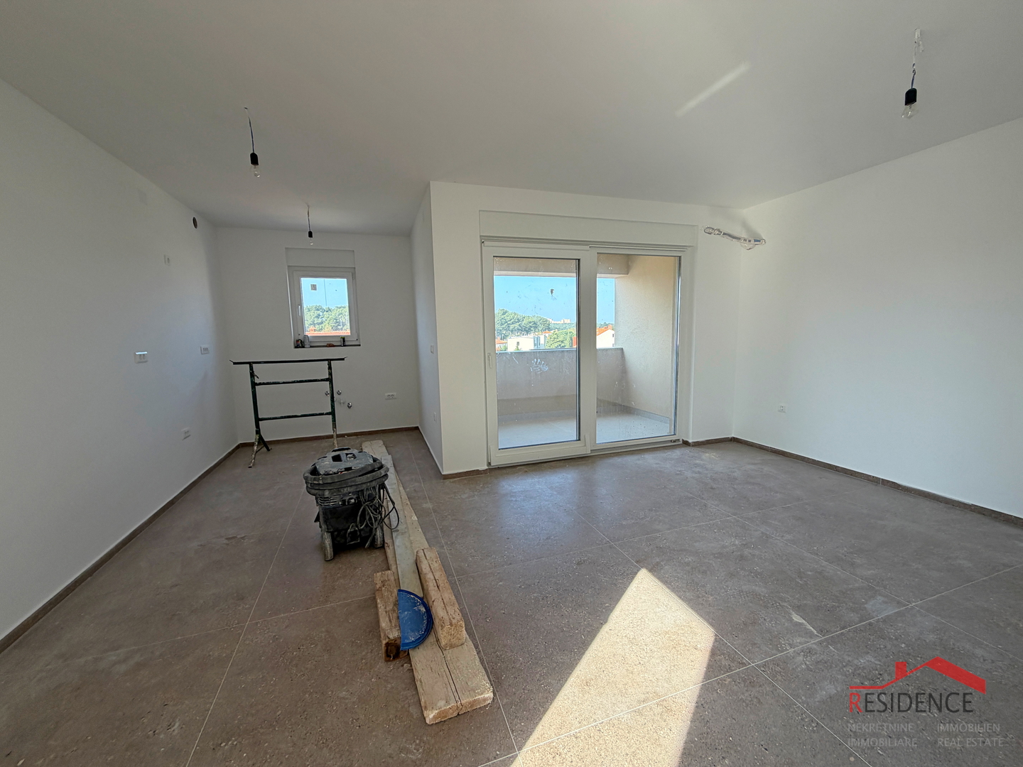 Pula, Valdebek, stan na 2 .katu, garaža