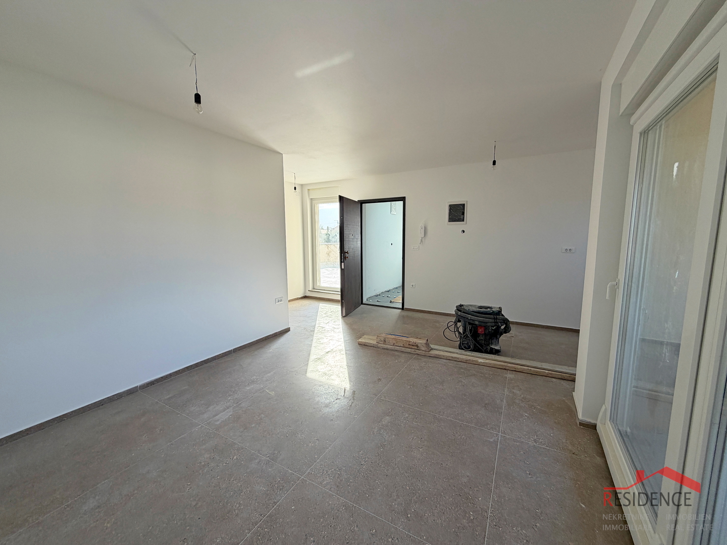 Pula, Valdebek, stan na 2 .katu, garaža