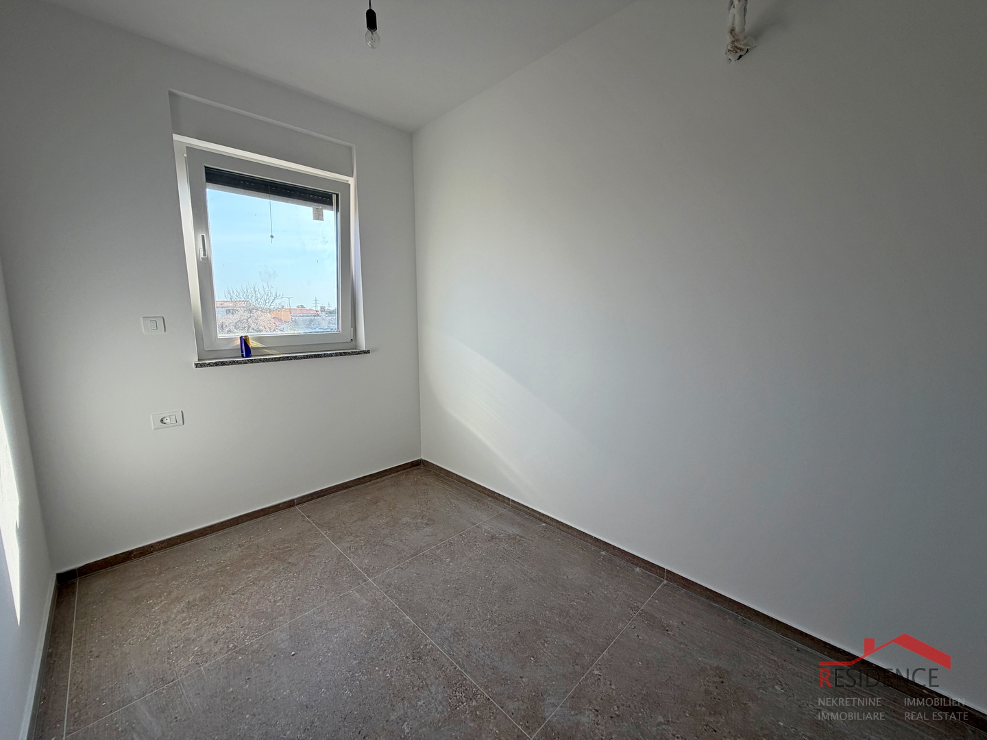 Pula, Valdebek, stan na 2 .katu, garaža