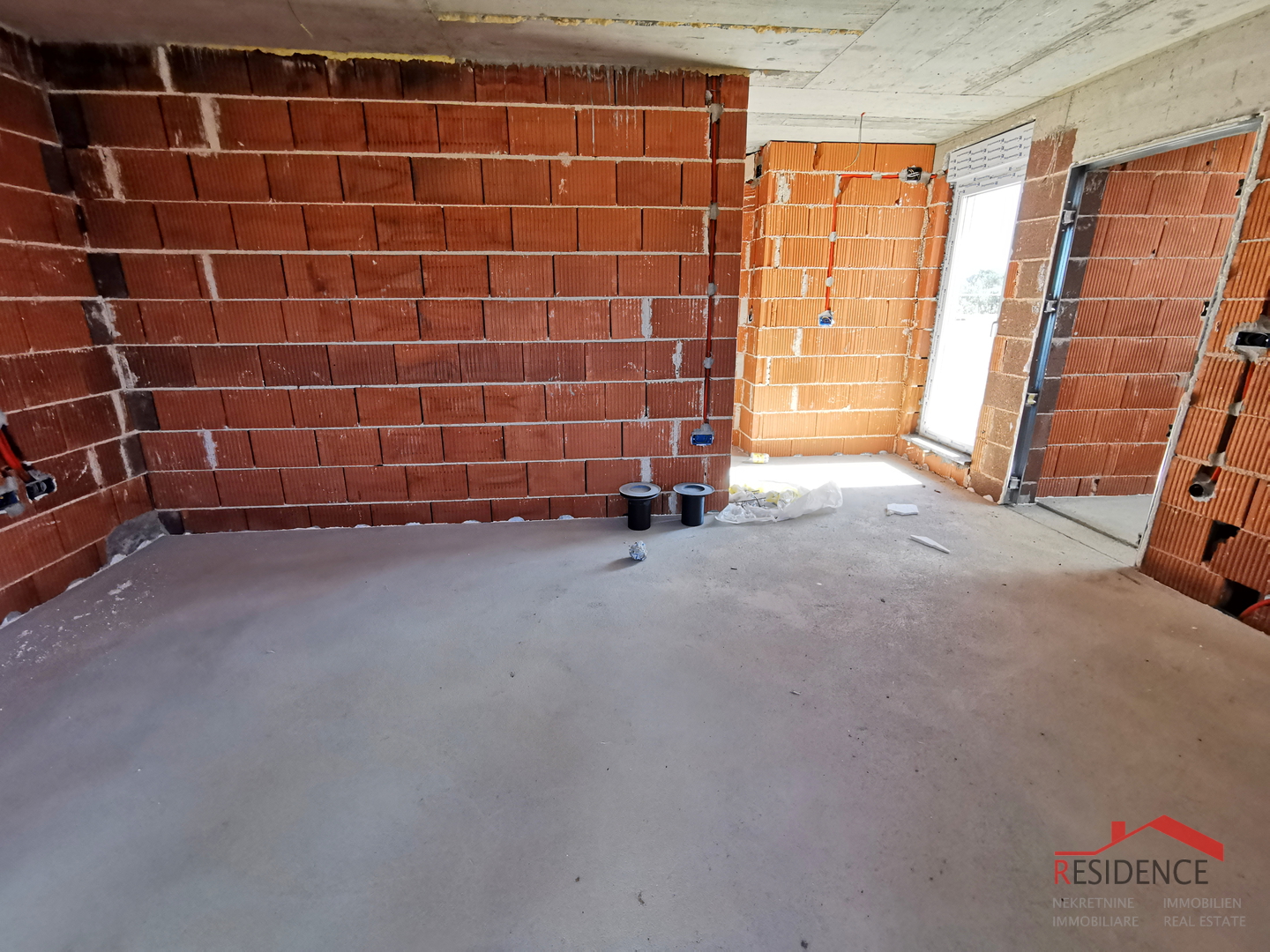 Pula, Valdebek, Wohnung im 2. Stock, Garage