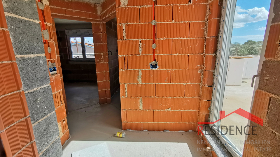 Pula, Valdebek, Wohnung im 2. Stock, Garage