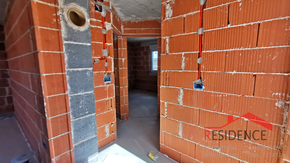 Pula, Valdebek, Wohnung im 2. Stock, Garage