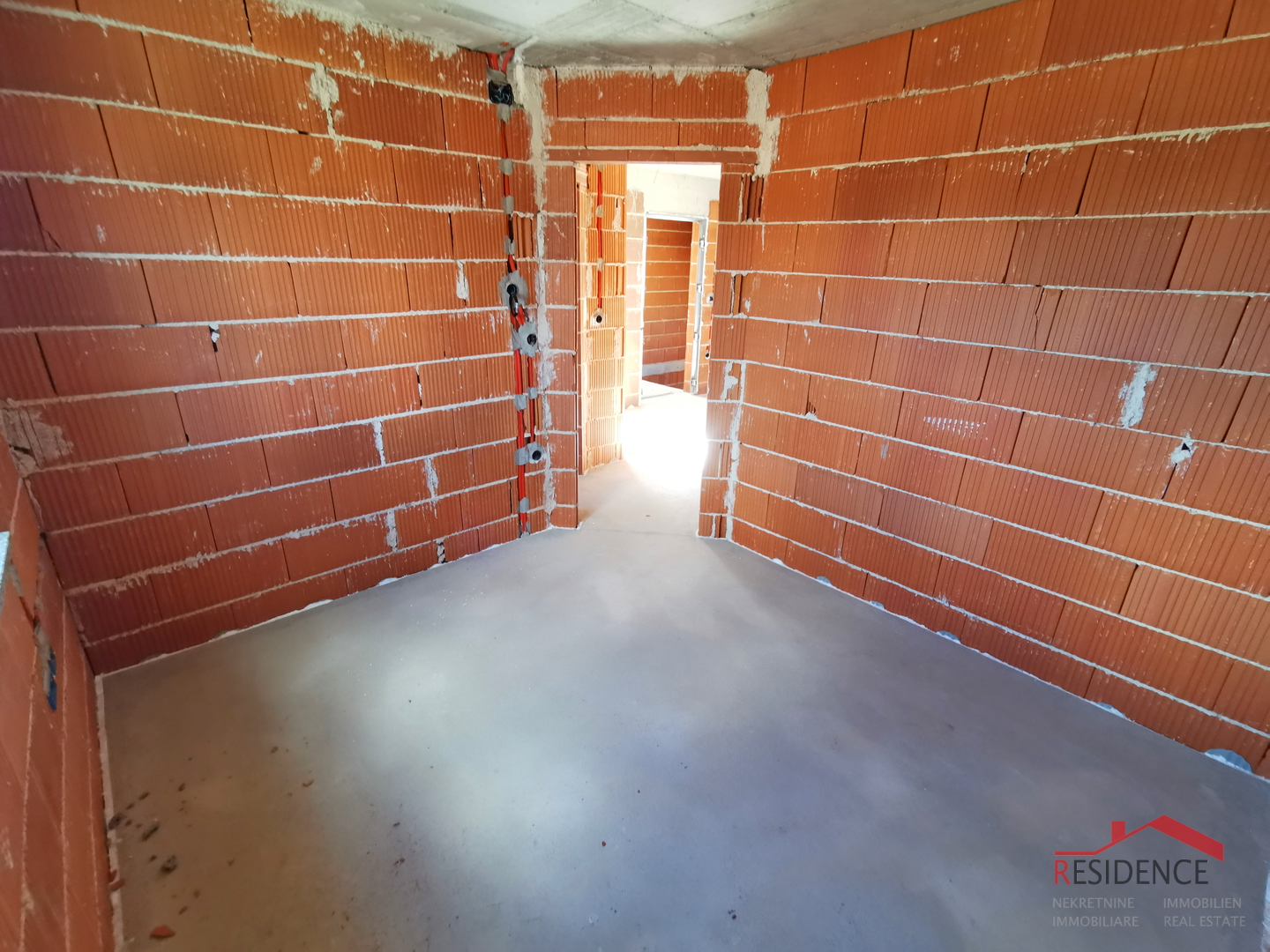 Pula, Valdebek, Wohnung im 2. Stock, Garage