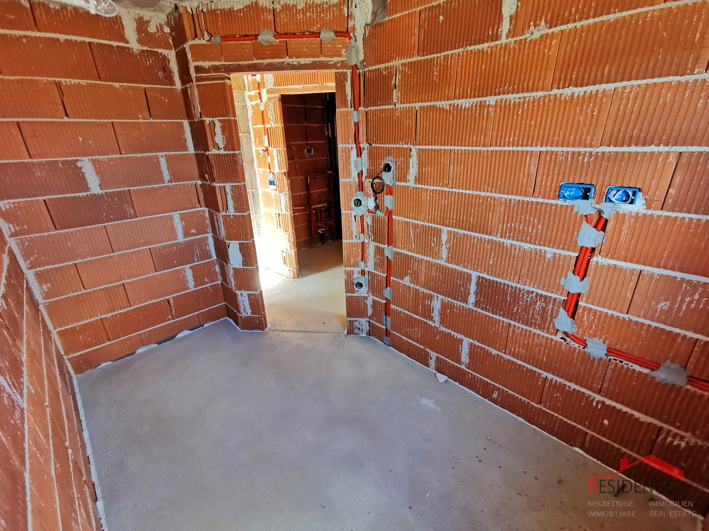 Pula, Valdebek, Wohnung im 2. Stock, Garage