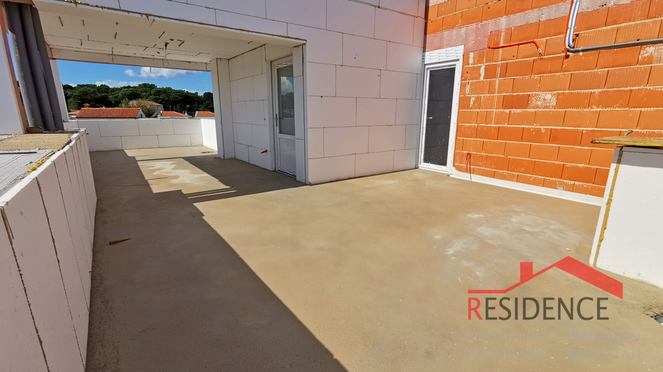 Pula, Valdebek, Wohnung im 2. Stock, Garage